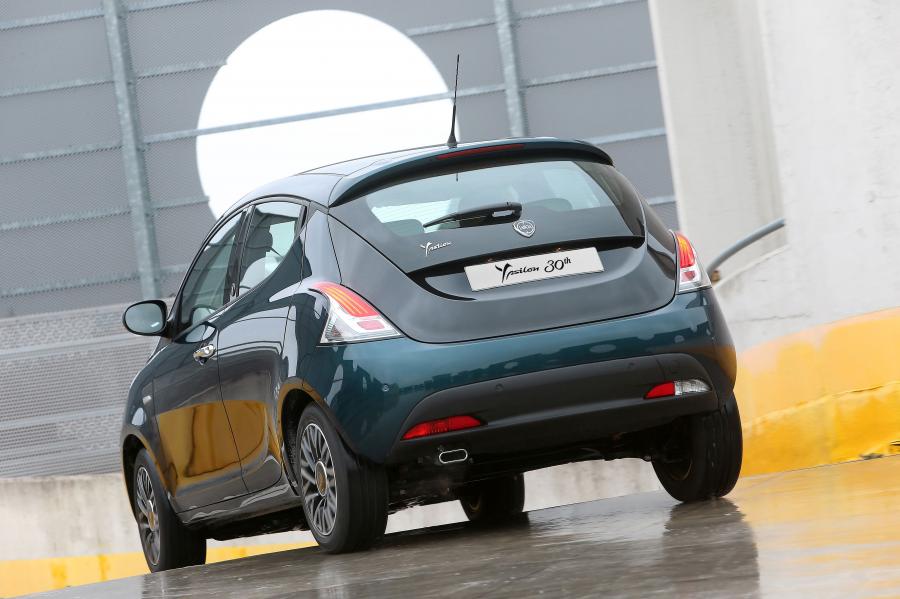  Lancia Ypsilon 30th Anniversary (846) 2015 года  (фото 7 из 22)